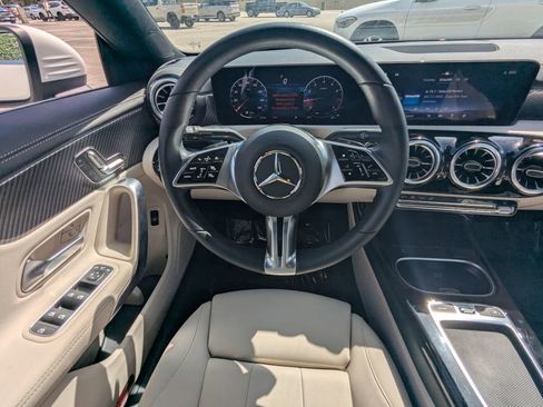 Used 2025 Mercedes-Benz CLA 250 4MATIC image 3