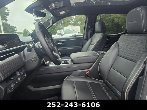 Used 2024 GMC Sierra EV Denali AWD/4WD image 9