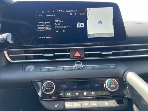 Used 2025 Hyundai Elantra Sport image 20