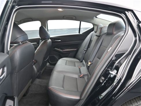 Certified 2024 Nissan Altima 2.5 SR image 13