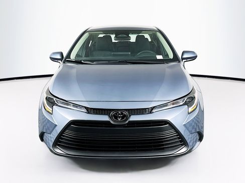 Used 2026 Toyota Corolla LE image 2