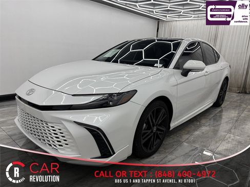 Used 2025 Toyota Camry XSE FWD image 3