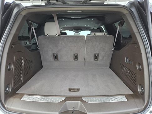 Used 2023 Chevrolet Suburban Z71 w/ Luxury Package AWD/4WD image 31