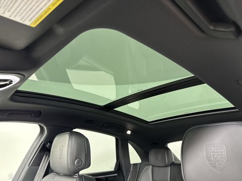Certified 2026 Porsche Macan Turbo AWD/4WD image 42