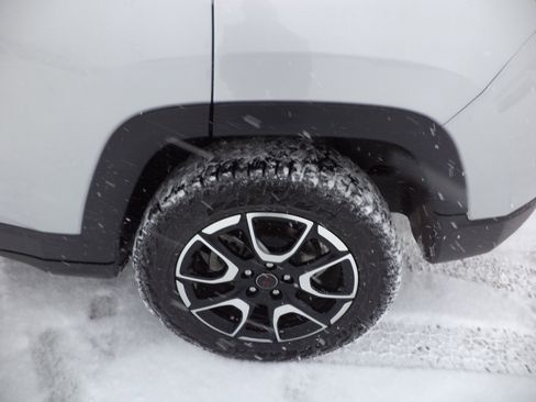 Used 2025 Jeep Compass Trailhawk w/ Trailhawk Elite Group image 4