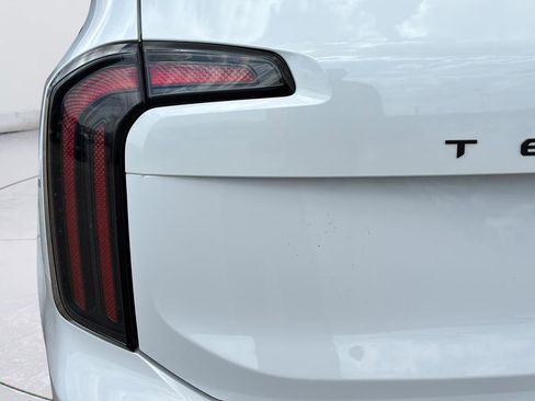 Used 2025 Kia Telluride AWD image 38