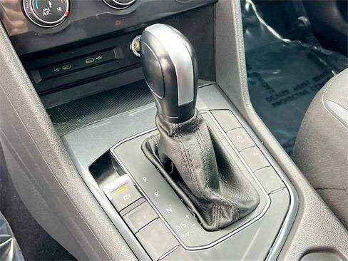 Used 2021 Volkswagen Tiguan S image 16