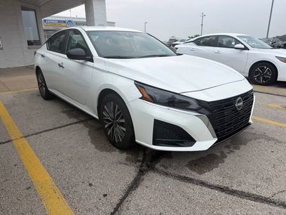Used 2025 Nissan Altima 2.5 SV