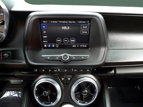 Used 2020 Chevrolet Camaro LT w/ RS Package image 23