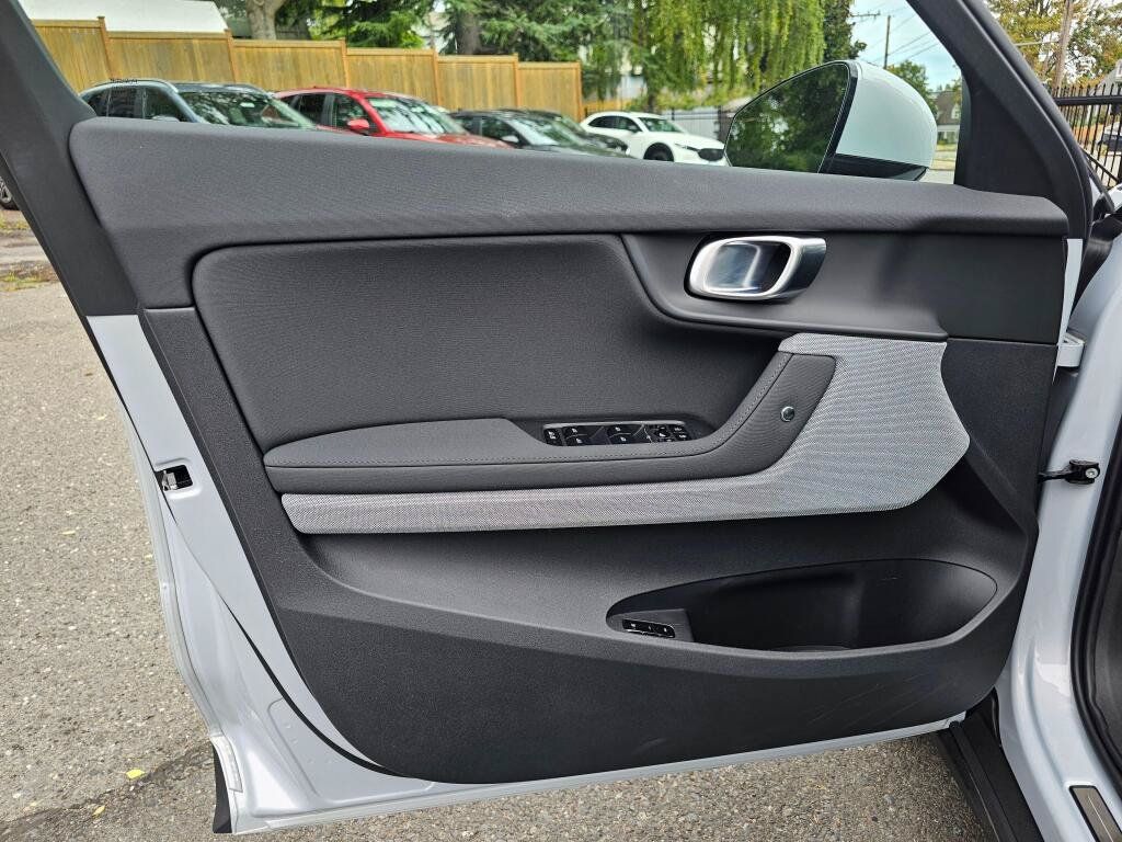 Used 2024 Polestar Polestar 2 RWD image 22