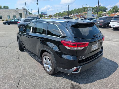 Used 2019 Toyota Highlander Limited AWD/4WD image 5