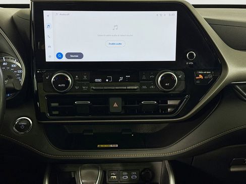 Used 2023 Toyota Highlander Bronze Edition image 37