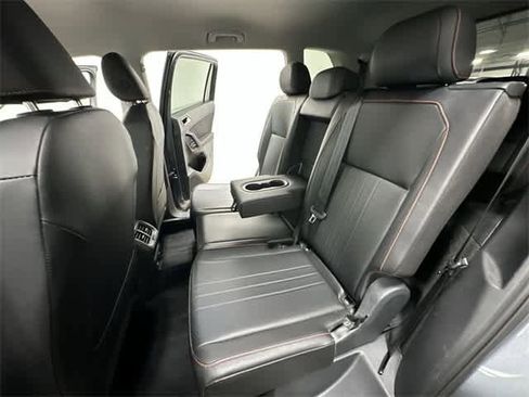 Certified 2024 Volkswagen Tiguan SE image 18