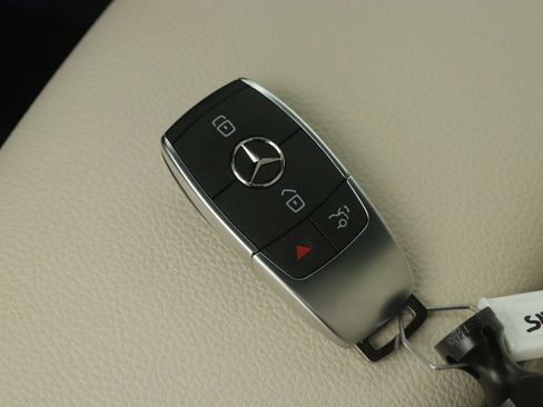 New 2026 Mercedes-Benz GLA 250 4MATIC image 9