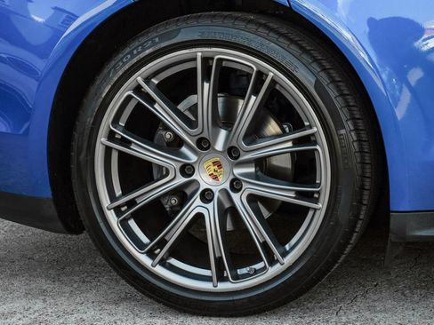 Used 2018 Porsche Panamera 4 AWD/4WD image 60