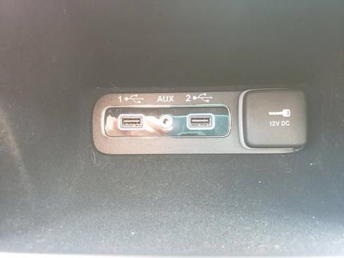 Used 2021 Jeep Grand Cherokee Laredo AWD/4WD image 23