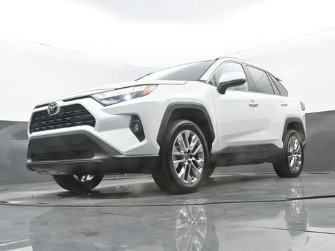 Used 2025 Toyota RAV4 XLE Premium w/ Weather Package FWD image 26