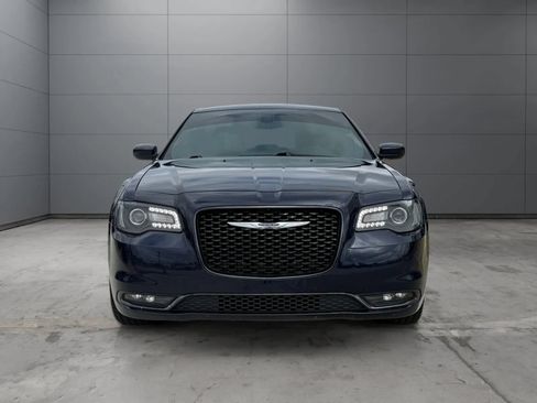 Used 2016 Chrysler 300 S RWD image 2