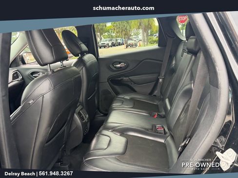 Used 2020 Jeep Cherokee Latitude Plus FWD image 12
