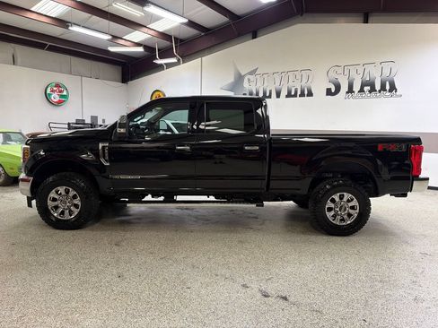 Used 2019 Ford F250 XLT w/ XLT Premium Package AWD/4WD image 3
