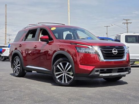 Used 2024 Nissan Pathfinder Platinum FWD image 23