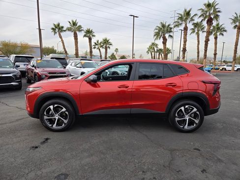 Used 2024 Chevrolet Trax RS w/ Driver Confidence Package image 3