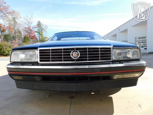 Used 1989 Cadillac Allante image 3