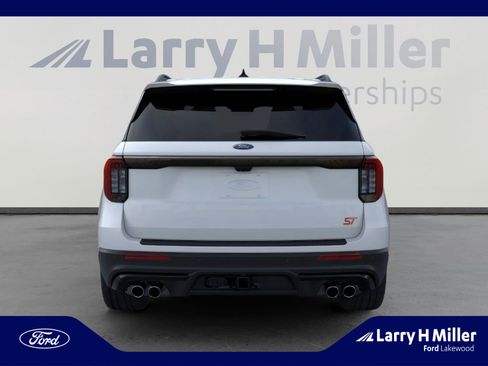 New 2026 Ford Explorer ST w/ Sun And Sound Package image 5