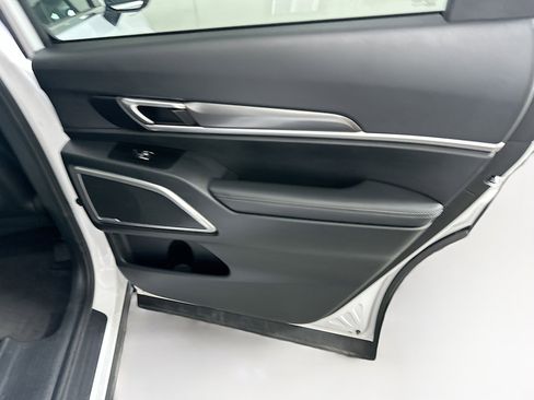 Used 2025 Kia Telluride S image 33