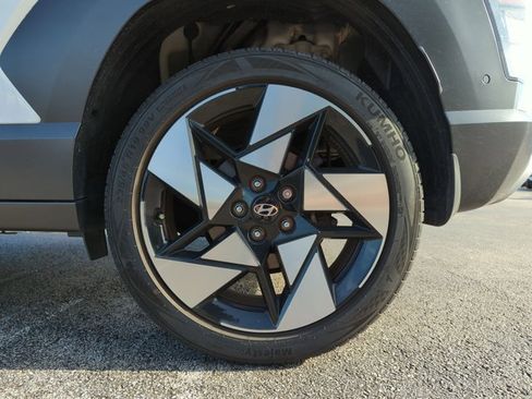 Used 2024 Hyundai Kona Limited image 13