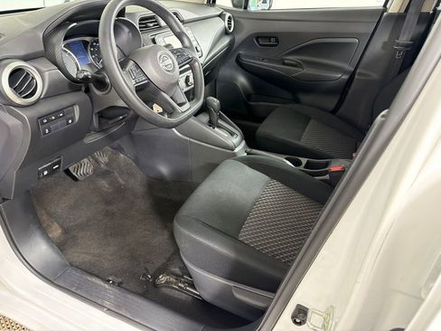 Used 2024 Nissan Versa S FWD image 9