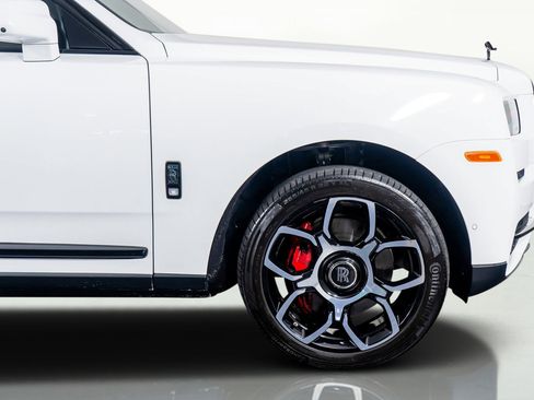 Used 2023 Rolls-Royce Cullinan Black Badge image 60