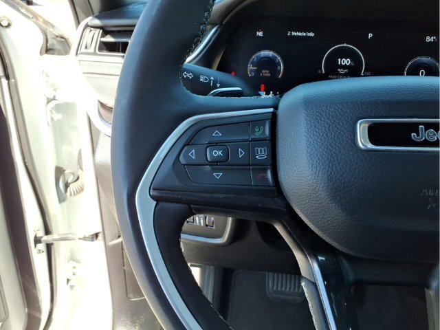Used 2023 Jeep Grand Cherokee Altitude AWD/4WD image 24