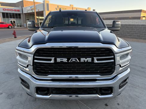 Used 2024 RAM 2500 Big Horn w/ Safety Group image 8