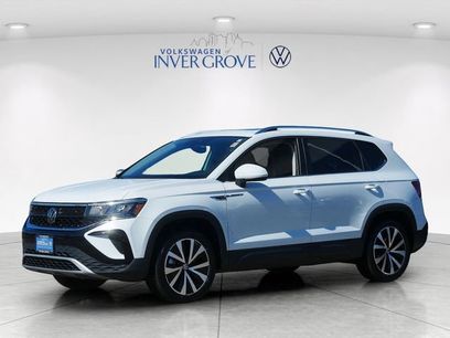 Certified 2023 Volkswagen Taos SE w/ Panoramic Sunroof Package