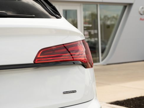 Certified 2022 Audi Q5 2.0T Prestige AWD/4WD image 32