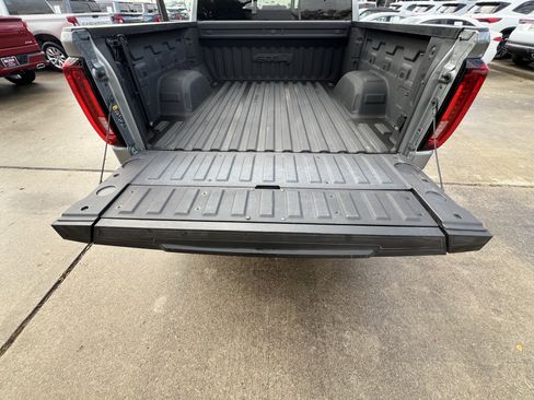 Used 2024 GMC Sierra 1500 AT4 w/ Technology Package image 28