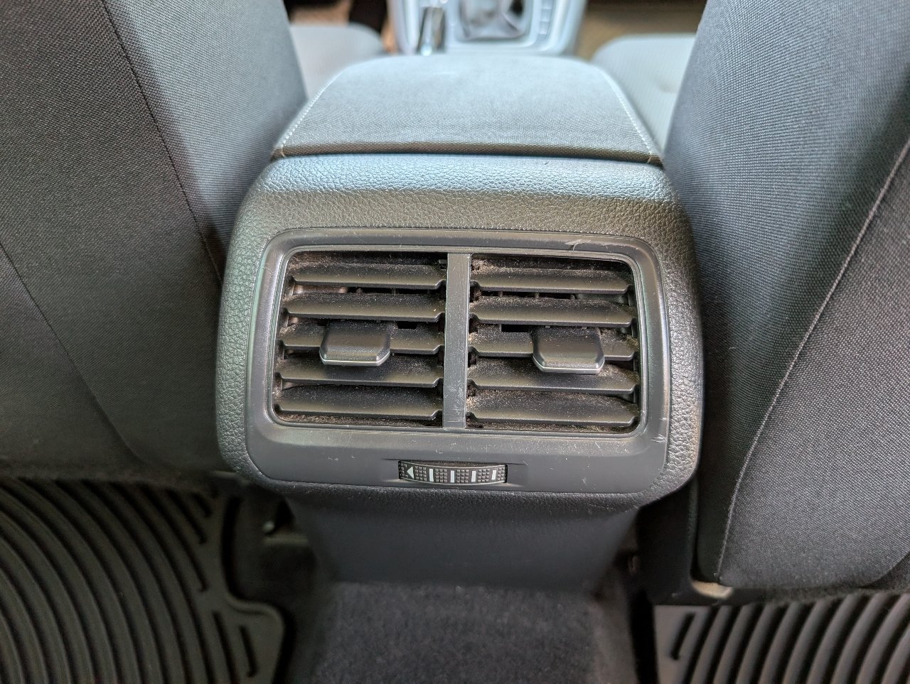Used 2016 Volkswagen Golf S FWD image 7