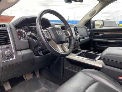 Used 2014 RAM 1500 Laramie w/ Convenience Group image 10