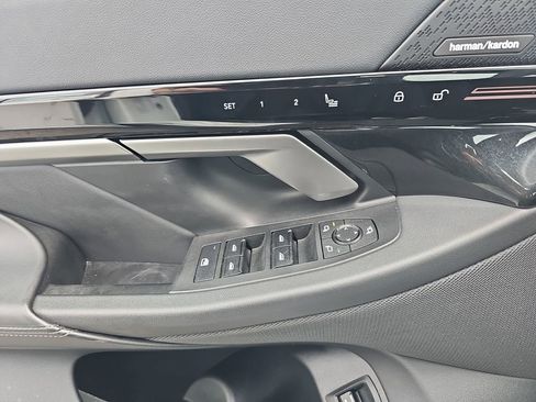 Used 2025 BMW 530i RWD image 32