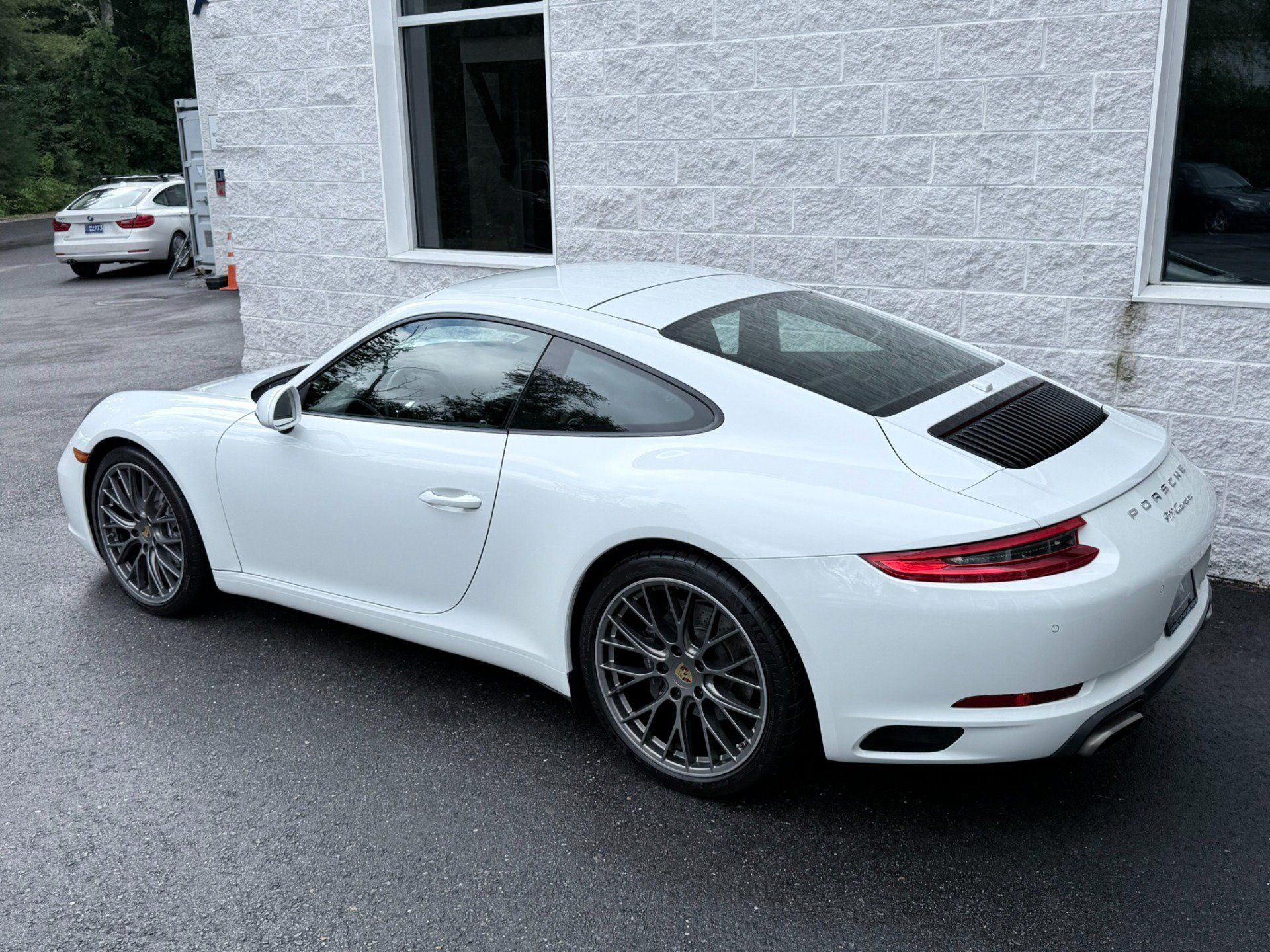 Used 2017 Porsche 911 Carrera 4 AWD/4WD image 9