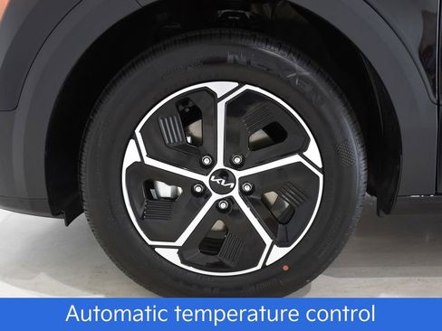 New 2025 Kia Niro EX FWD image 6