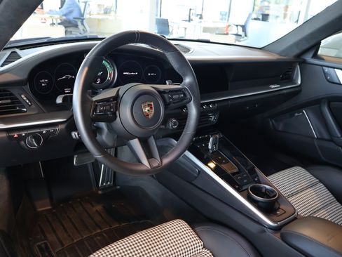 Used 2025 Porsche 911 Turbo S AWD/4WD image 18