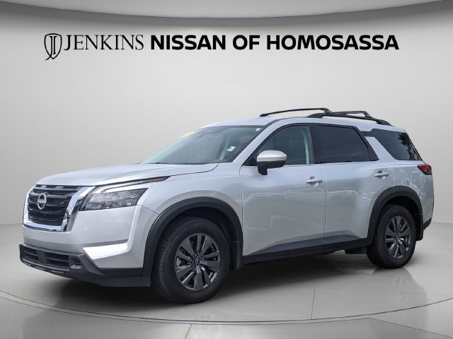 Used 2025 Nissan Pathfinder SV w/ SV Premium Package FWD image 11