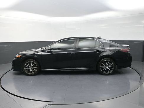 Used 2024 Toyota Camry SE FWD image 4