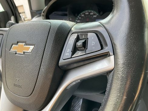 Used 2020 Chevrolet Trax LT w/ LT Convenience Package image 27