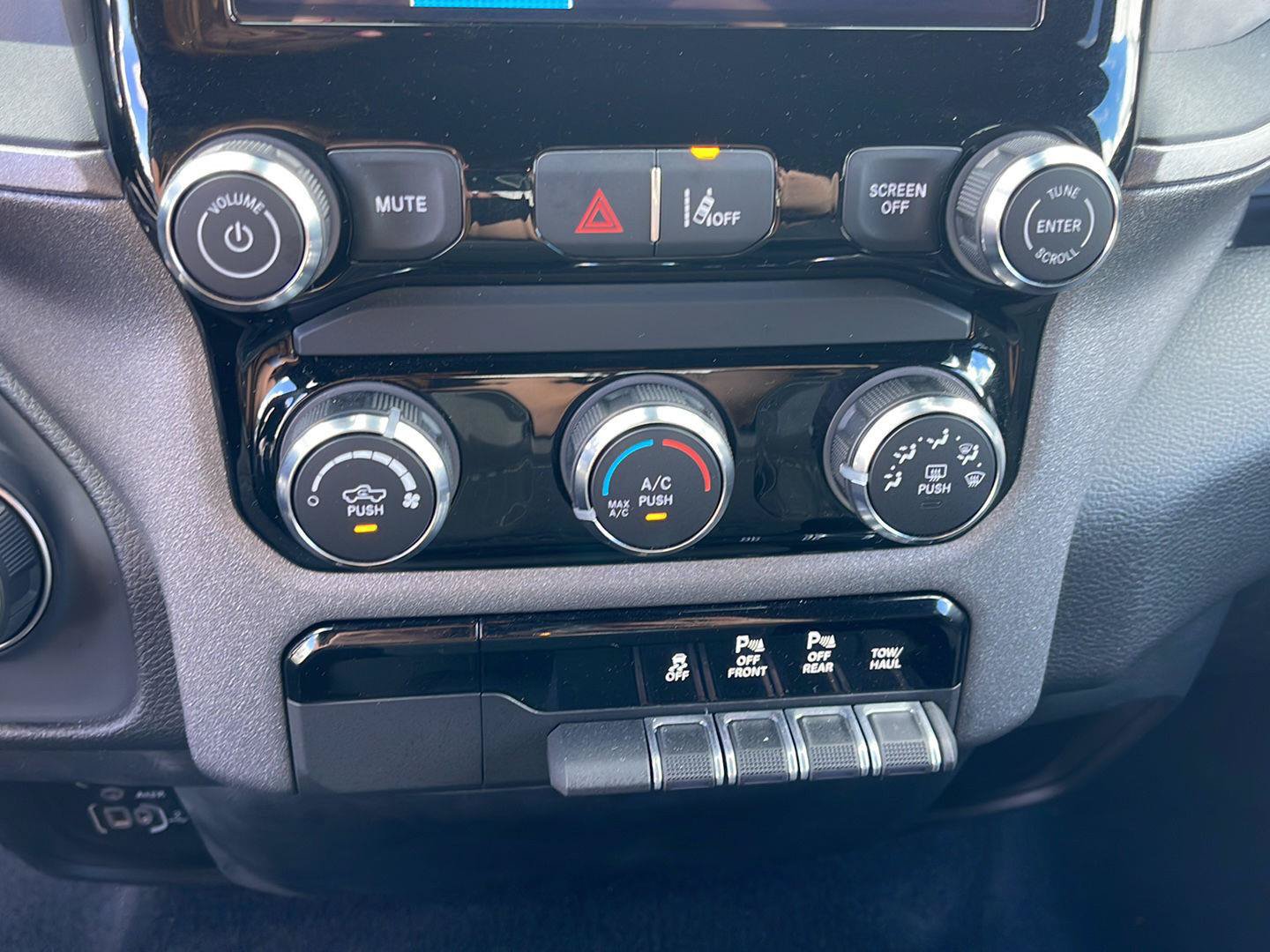 Used 2025 RAM 1500 Tradesman w/ Night Edition AWD/4WD image 25