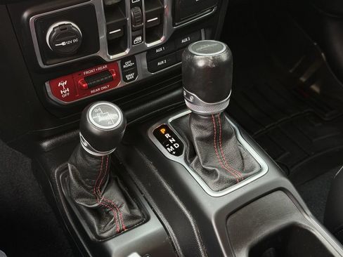 Used 2020 Jeep Gladiator Rubicon AWD/4WD image 19