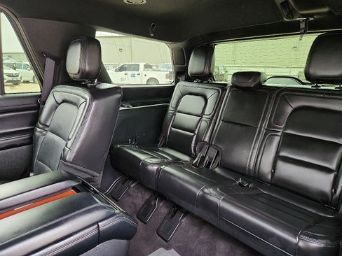 Used 2020 Lincoln Navigator Reserve w/ Equipment Group 208A Reserve AWD/4WD image 9