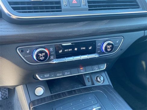 Used 2020 Audi Q5 2.0T Premium w/ Convenience Package image 27